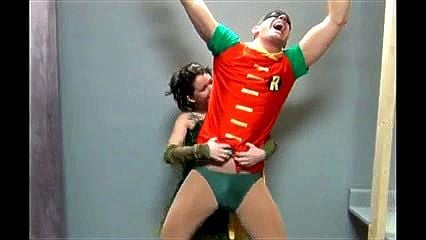 Ivy jerks and tickles robin